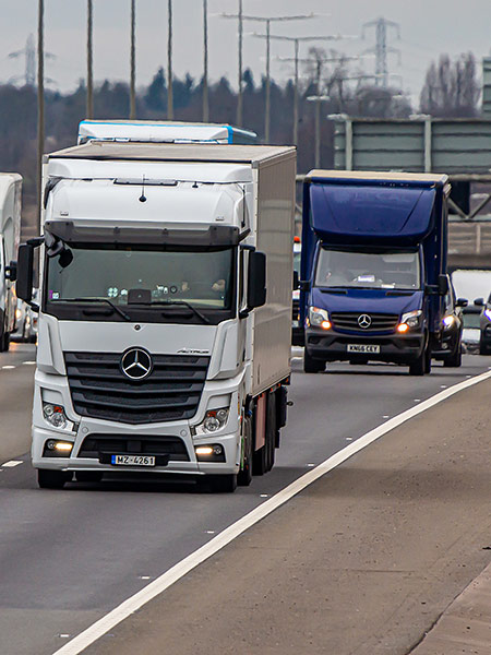autotrasporti-industriali-settore-ceramico-mattonelle-terra-materie-prime-modena