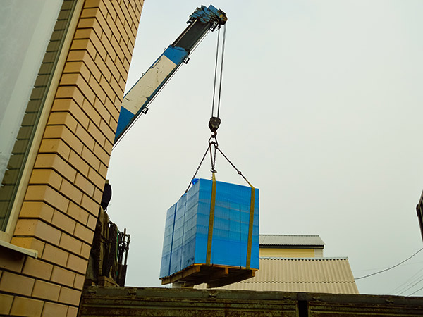 macchinari-ultima-generazioni-spostamento-materiale-pesante