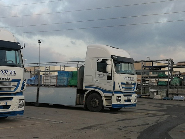 stoccaggio-merci-nella-sede-operativa